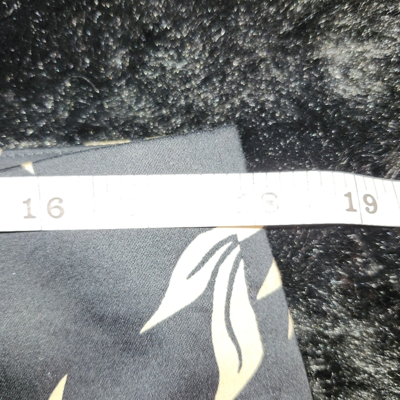 Optimum black and gold cropped cigarette pants in size 14 - Picture 12 of 14